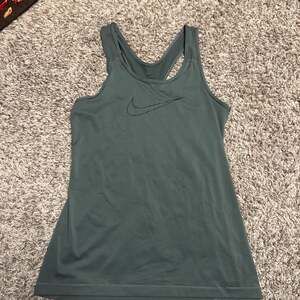 Nike Women's Victory Racerback Dri-FIT Tank Top Carbon Heather